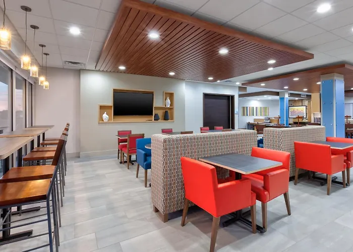 Holiday Inn Express & Suites Wooster By Ihg